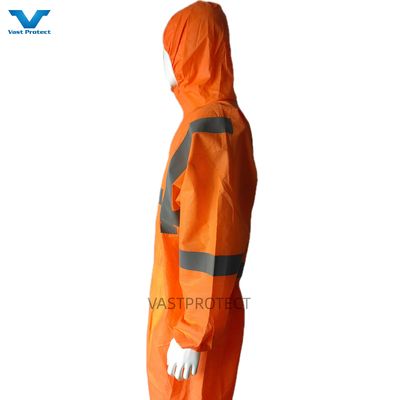 CE 타입 5 6 인증 미국 PPE 일회용 SMS 56GSM 반사 테이프가 있는 오렌지 코버올