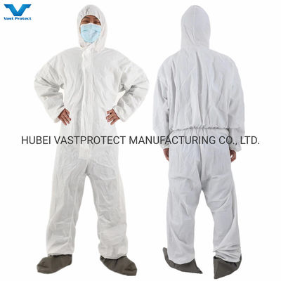 PPE 보호복과 회색 부츠와 함께 직무용 일회용 마이크로 포러스 커버올